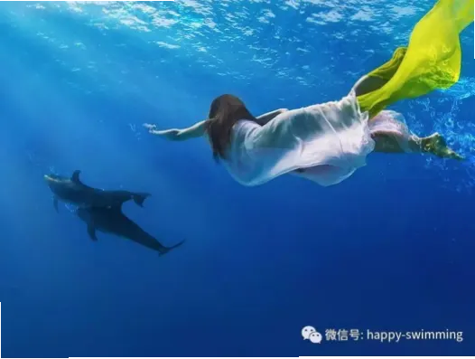 入水角度太小身体平拍水面有多疼？